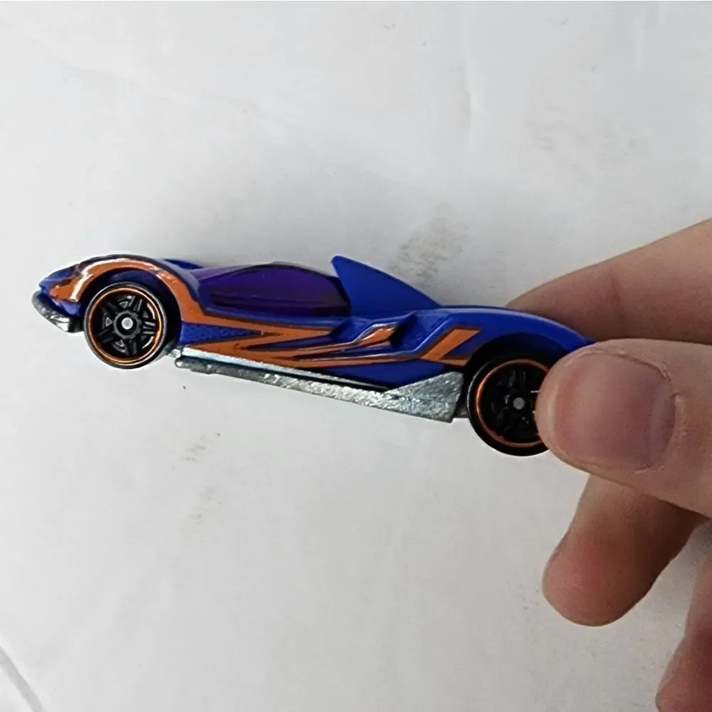Hot Wheels TeeGray 1/64 scale